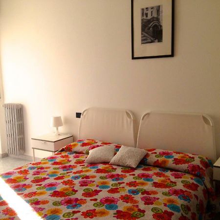 Top Suit Uno - Guest House Brugherio Bilik gambar